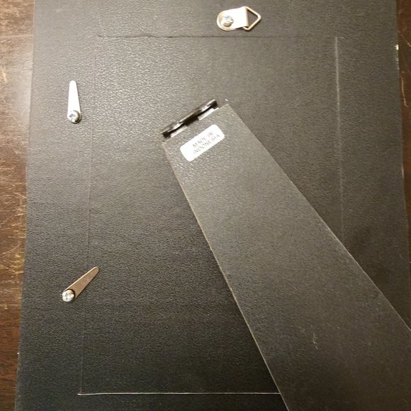 2 Picture Frames 4 x 6 - Picture 4 of 4
